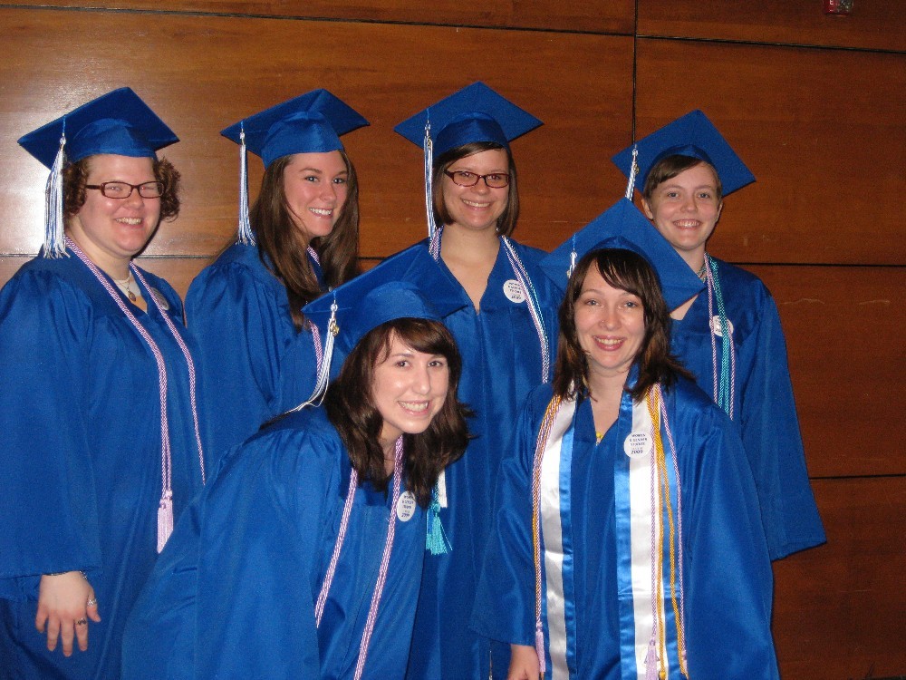 2009 graduates pictured